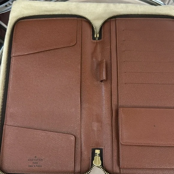 LV Authentic passport wallet - Picture 5 of 6